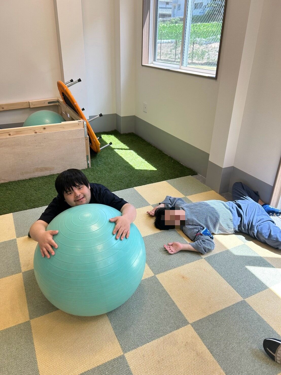 ゆらゆら！バランスボールで笑顔あふれる一日！