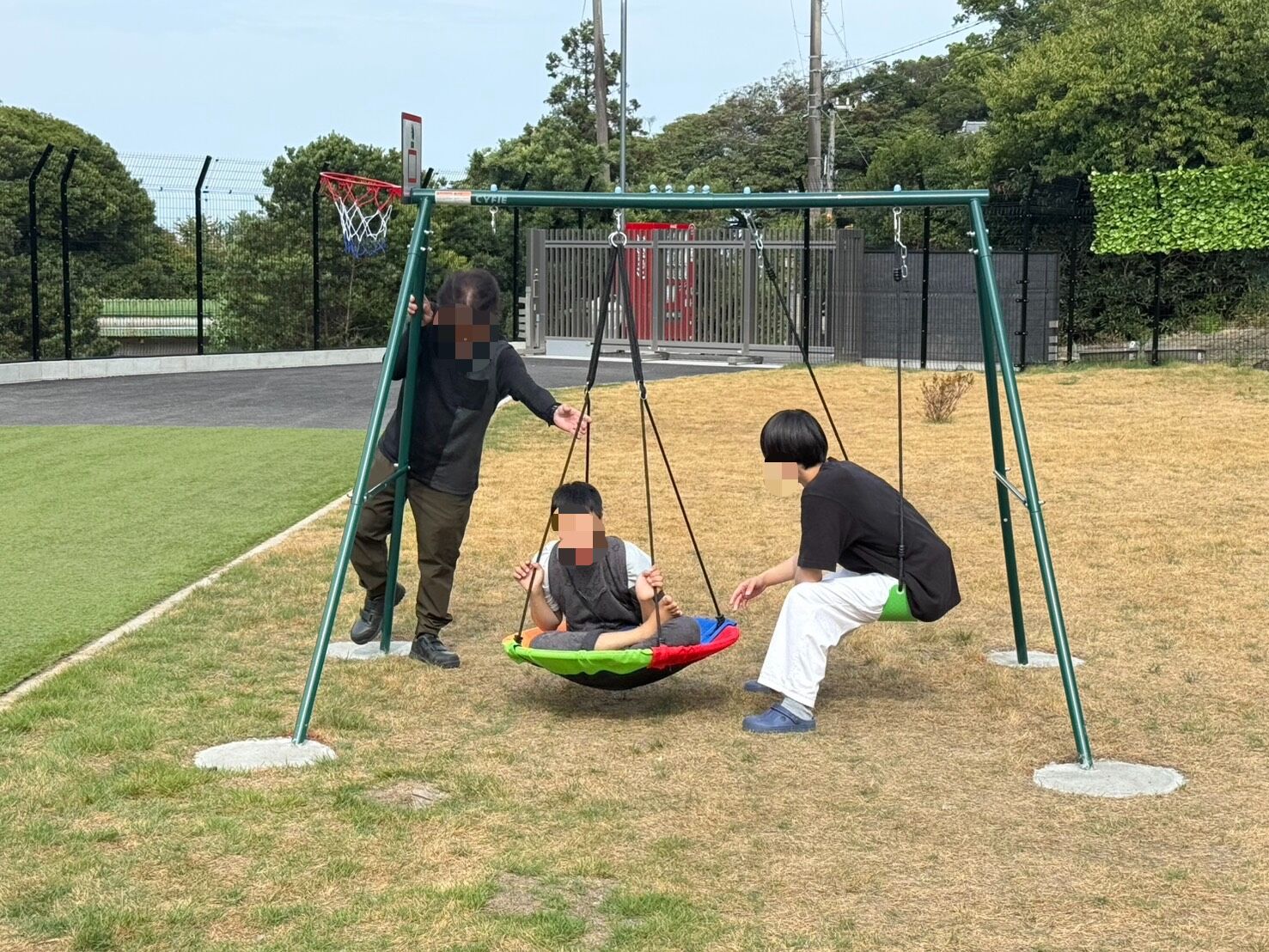 ブランコに揺られて♪