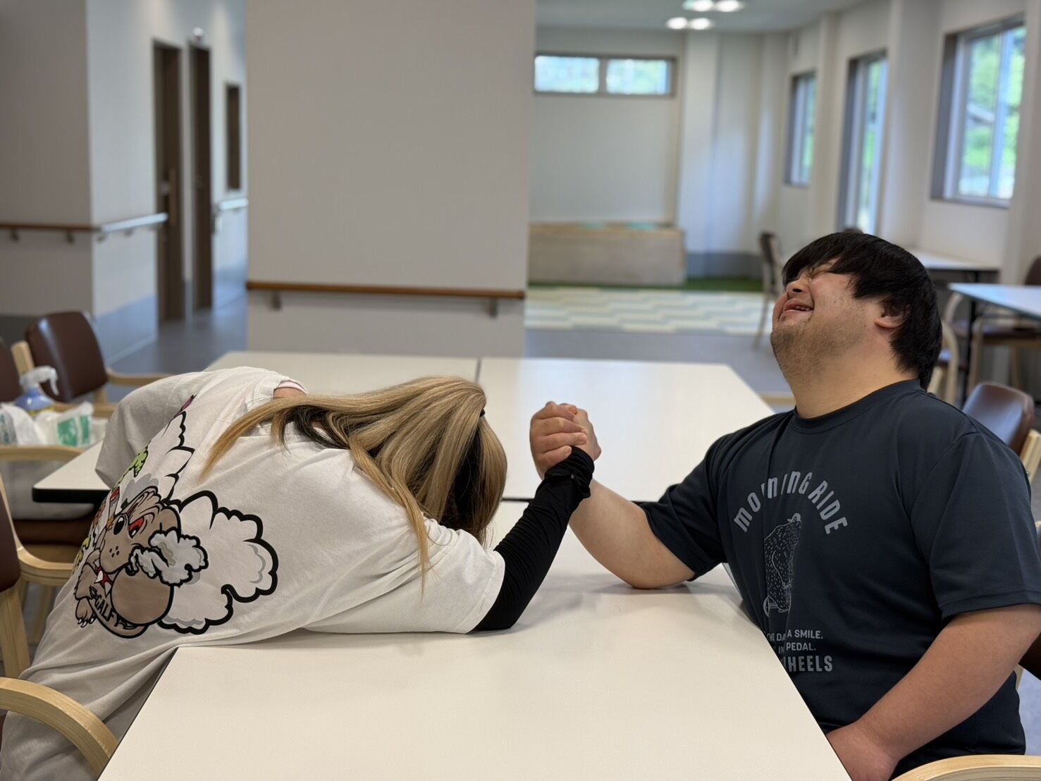 腕相撲バトル!(^^)!